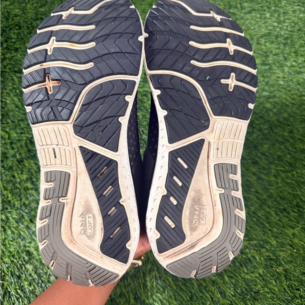 Brooks Women’s Glycerin 18 size 8 Black /White - Picture 8 of 9